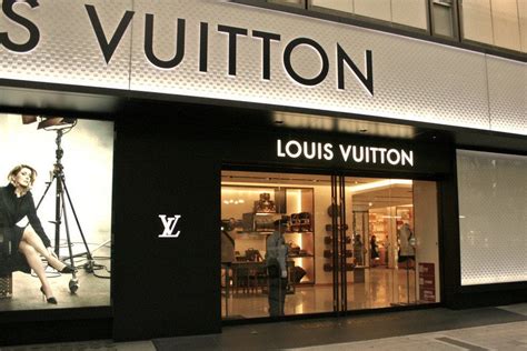 where to buy louis vuitton in rome|buying louis in rome.